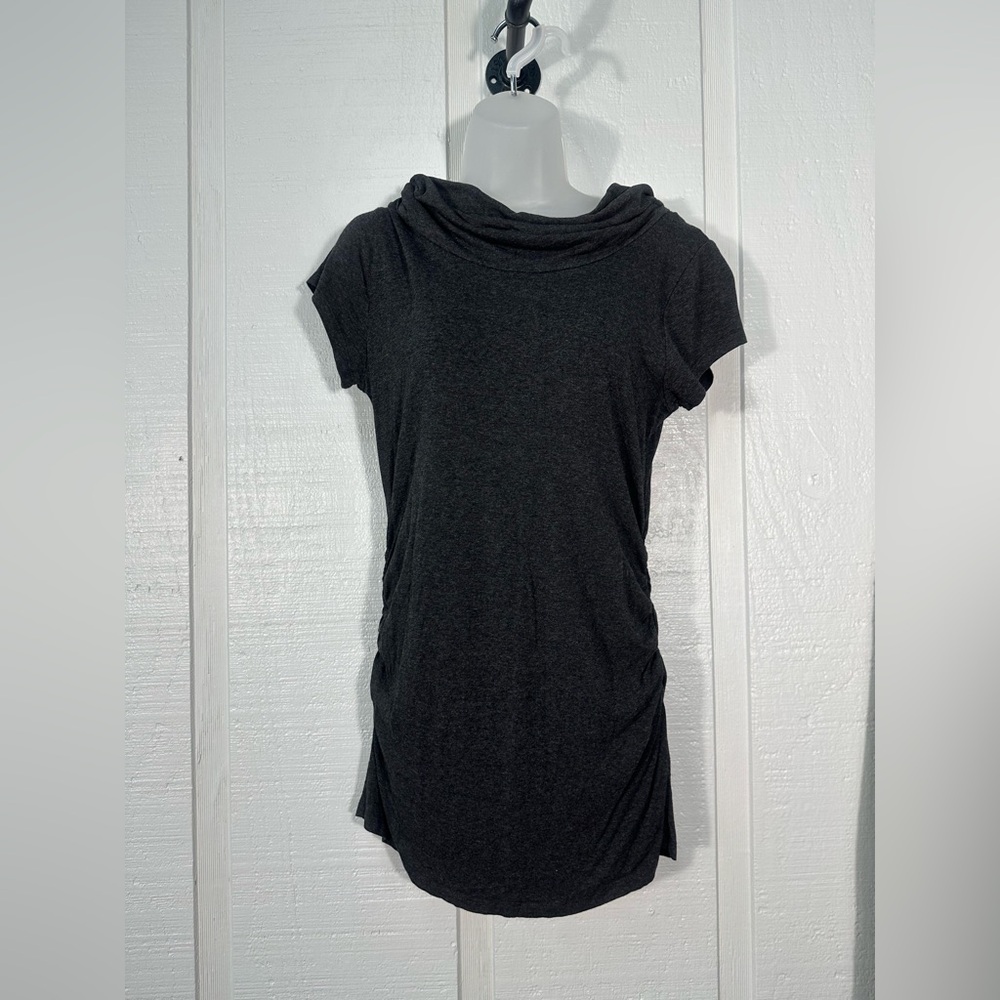 Kenneth Cole Women’s Gray Short Sleeve TShirt Size Small EUC